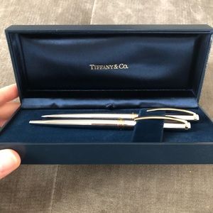 Tiffany’s pen and retractable pencil set